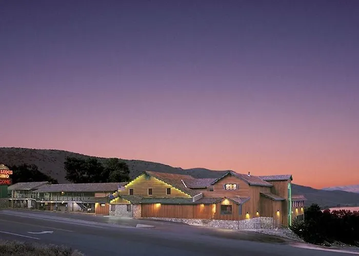 Topaz Lodge